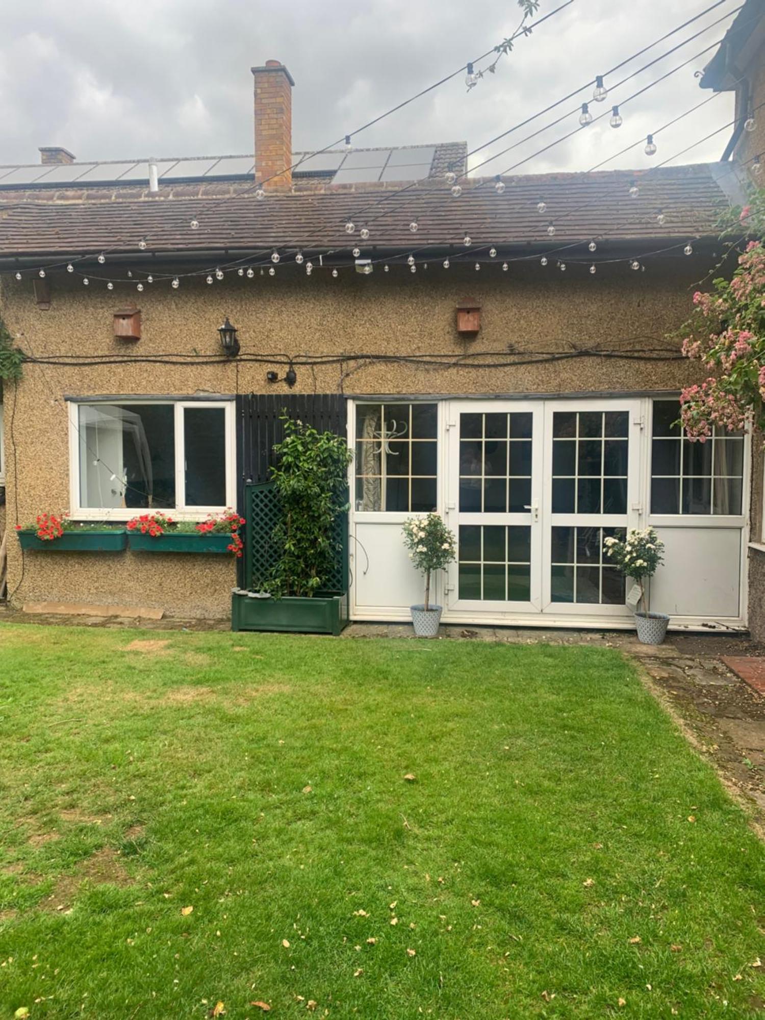 Newly Refurbished One Bedroom With Additional Sofa Bed Self Contained Flat In Garden Abbots Langley Екстериор снимка